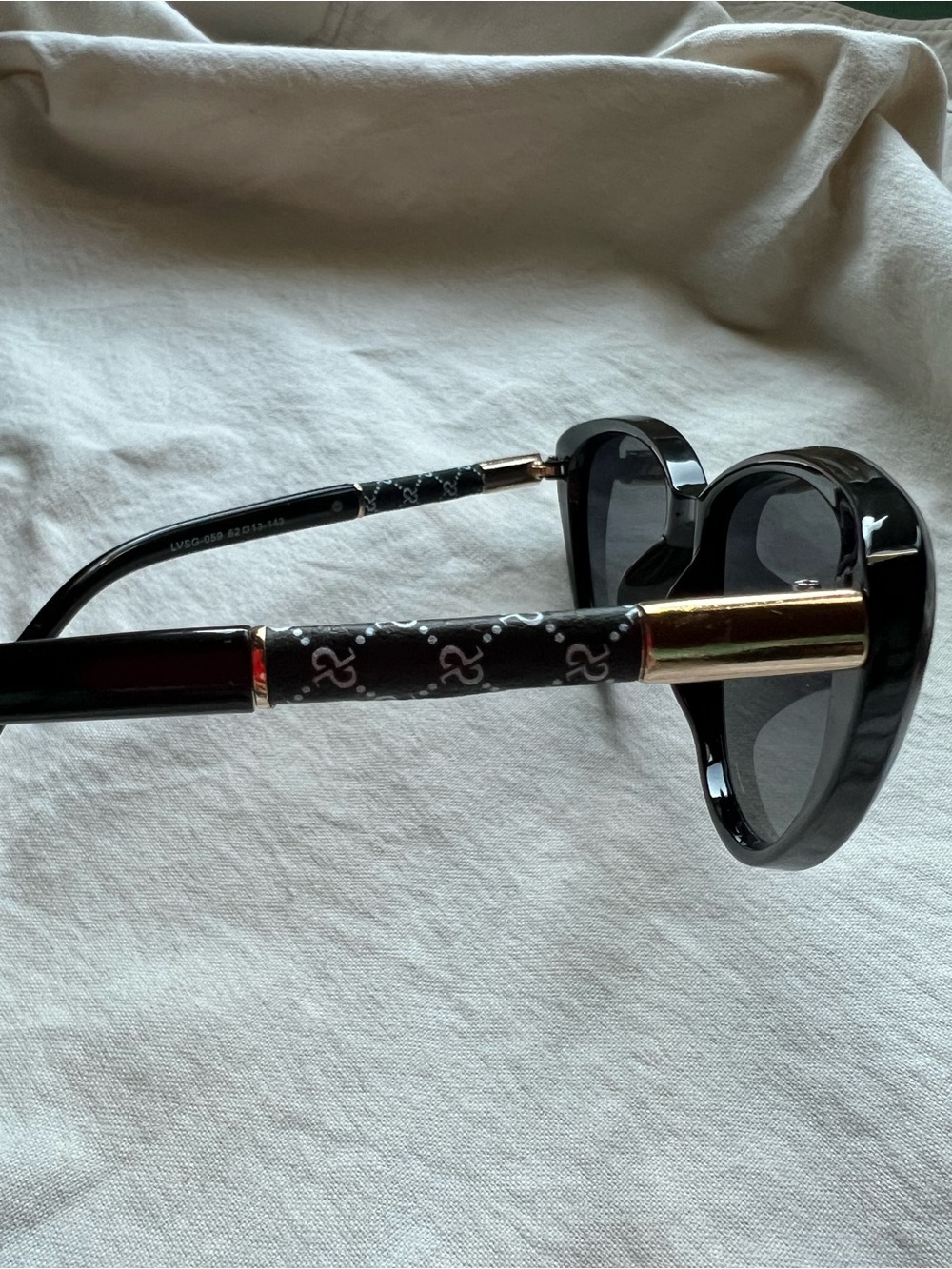 Black Cat-Eye Women's Sunglasses - Picture 5 of 5